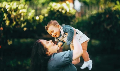 Szülés után nem jött az anyaság/apaság érzés? Velem van a baj? - Pszichológiai háttér